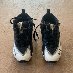 Under Armor Youth Baseball Spikes size 1.5